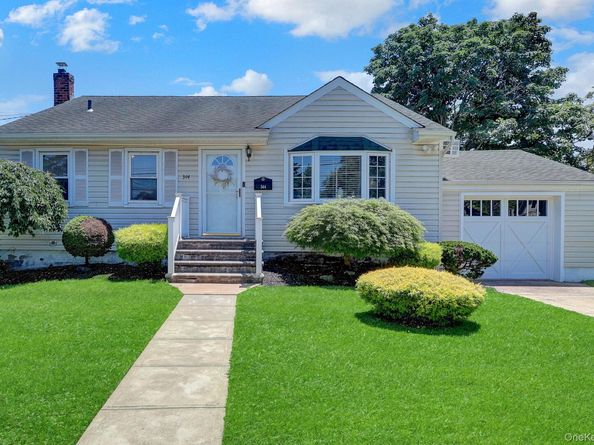 344 Tremont Road, Lindenhurst NY 11757