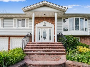 787 Vivian Court