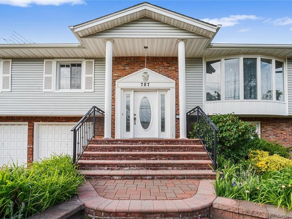 787 Vivian Court, Baldwin Harbor NY 11510