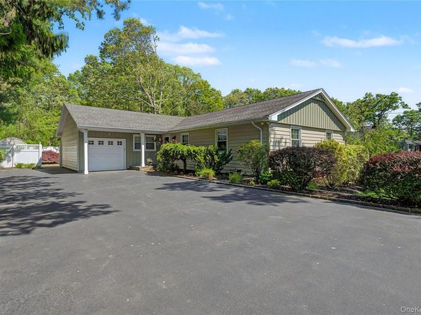 75 Summit Drive, Smithtown NY 11787