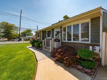 8 Oswego Drive