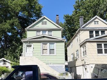 313 Stephens Avenue