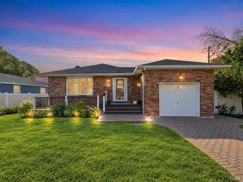 12 Pinelawn Avenue