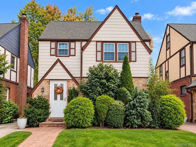 50-29 245th Street, Little Neck NY 11362