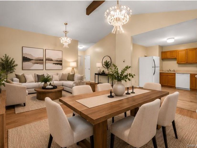 66 Norfleet Lane, Coram NY 11727