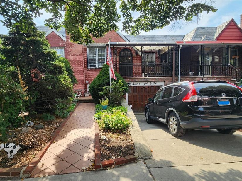 79-04 Kneeland Avenue, Elmhurst NY 11373