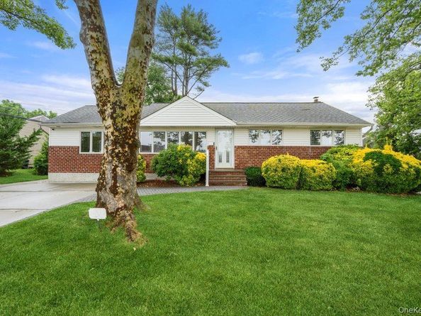 26 Sheridan Street, Old Bethpage NY 11804