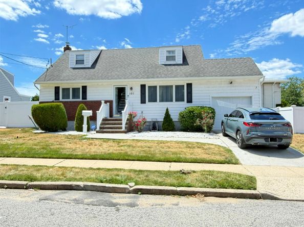 101 Sagamore Street, Freeport NY 11520