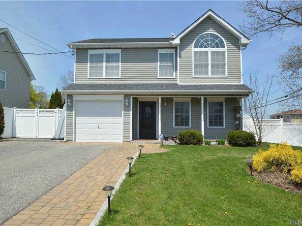 106 Roosevelt Avenue, Massapequa NY 11758