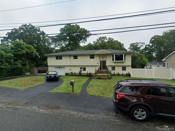111 Brunswick Road, Lake Ronkonkoma NY 11779