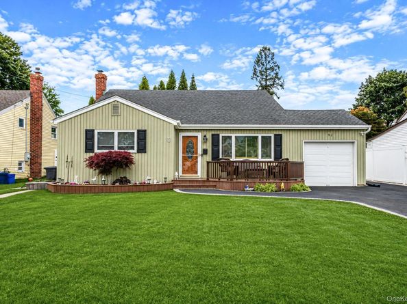 92 W 19th Street, Deer Park NY 11729