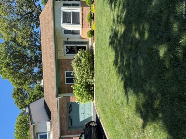 71 Timber Ridge Drive 71, Holtsville NY 11742