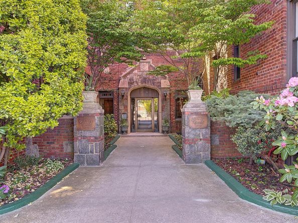 167-10 Crocheron Avenue 5R, Flushing NY 11358