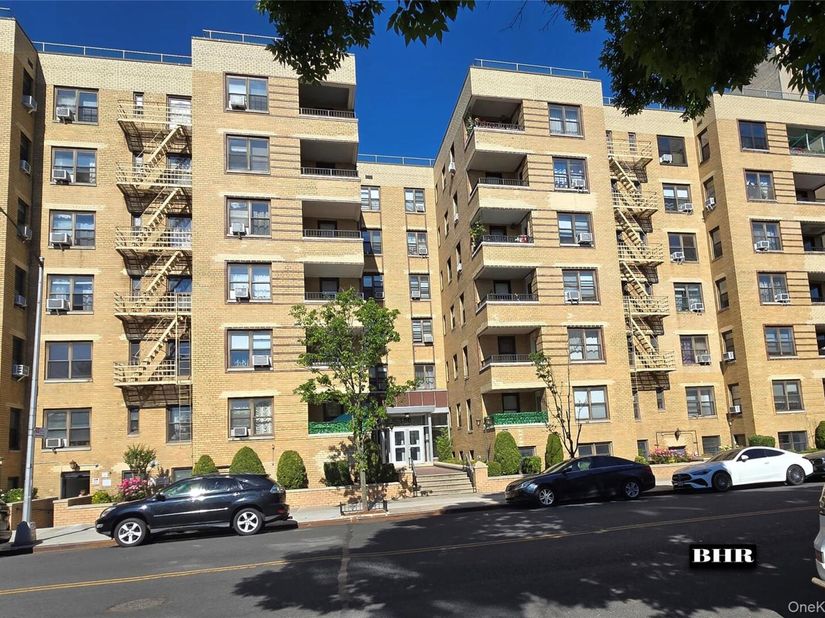 150 W End Avenue 3E, Brooklyn NY 11235