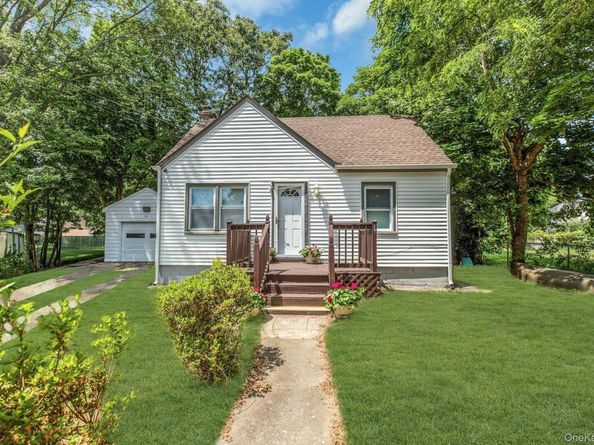 96 Washington Drive, Mastic Beach NY 11951