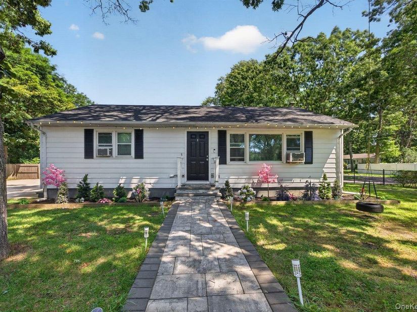 287 Whittier Drive, Mastic Beach NY 11951
