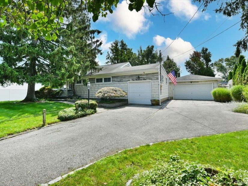204 Franklin Street, Massapequa Park NY 11762