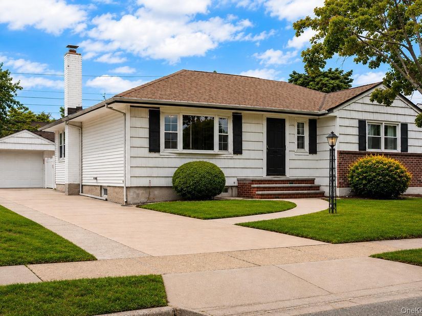 75 Linden Boulevard, Hicksville NY 11801