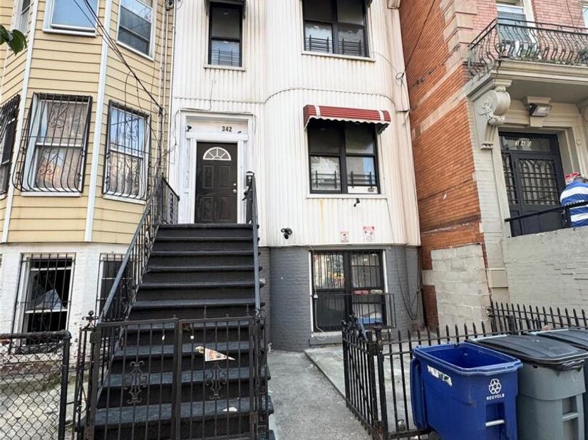 342 E 194th Street, Bronx NY 10458