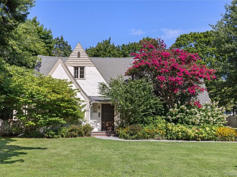 30 Merritts Pond Road, Riverhead NY 11901