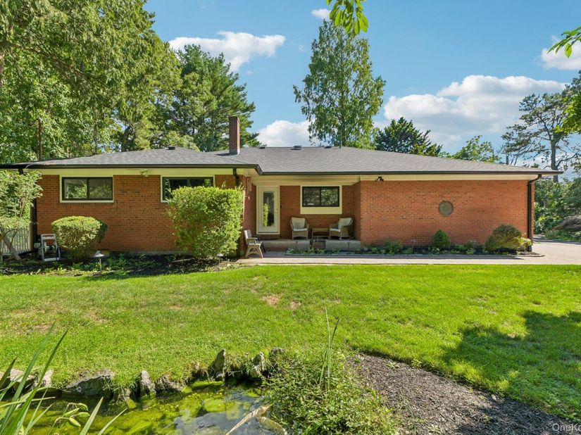 230 Union Avenue, Holbrook NY 11741