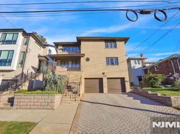 258 9th Street