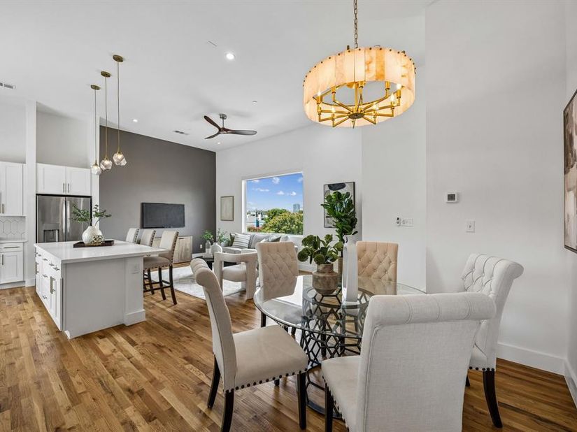 2611  Hondo Avenue  102, Dallas Texas 75219