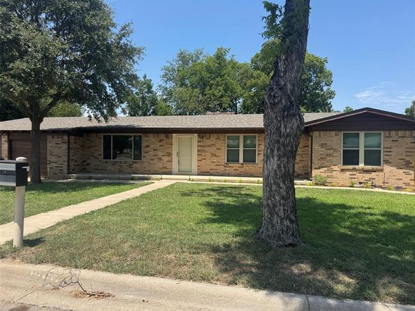 9216  Raymond Avenue , White Settlement Texas 76108