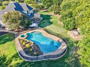 813  Windlake Circle 