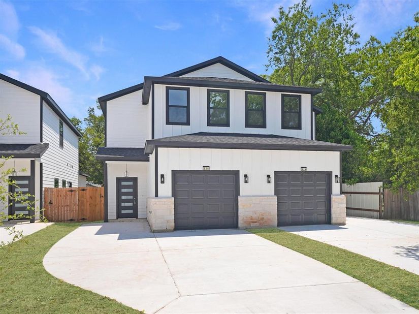 826  Stamps Avenue , Fort Worth Texas 76114