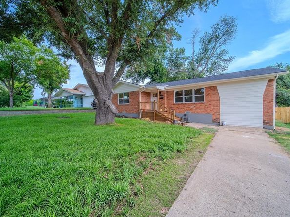 1140  Fair Oaks Drive , Irving Texas 75060