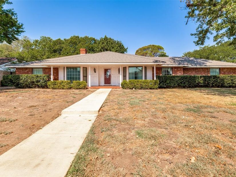 9015  Hunters Glen Trail , Fort Worth Texas 76120