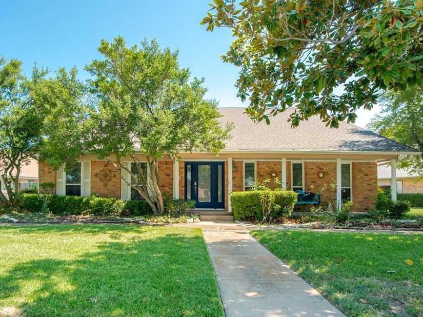 5418  Barcelona Drive , Garland Texas 75043