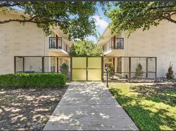 4616 W Lovers Lane 