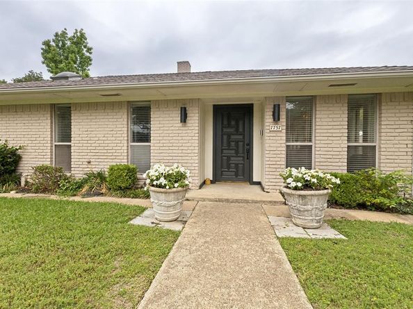 7757  Goforth Circle , Dallas Texas 75238