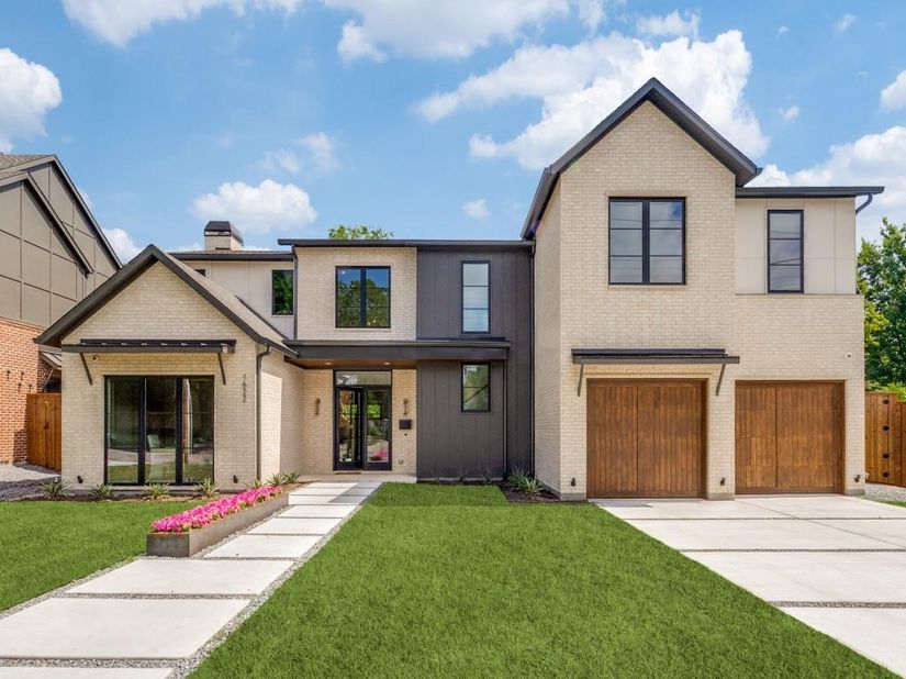 1622  Old Gate Lane , Dallas Texas 75218