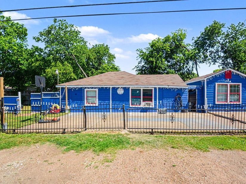 1001  Hillburn Drive , Dallas Texas 75217