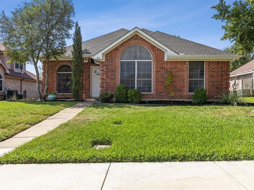 1622  Glenmore Drive , Lewisville Texas 75077