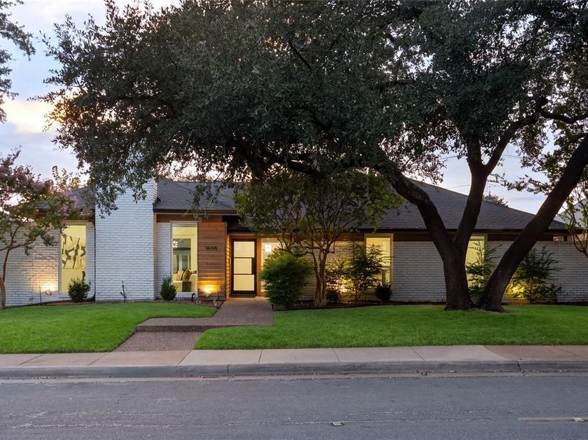 16106  Shadybank Drive , Dallas Texas 75248