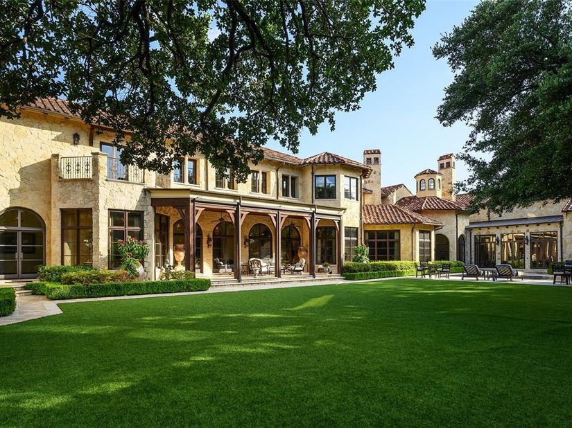 5335  Meaders Lane , Dallas Texas 75229