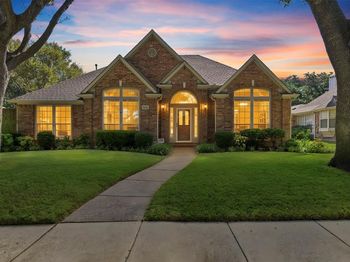 2910  Live Oak Drive 