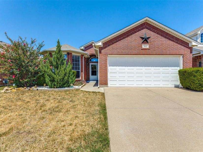 3921  Old Richwood Lane , Fort Worth Texas 76244