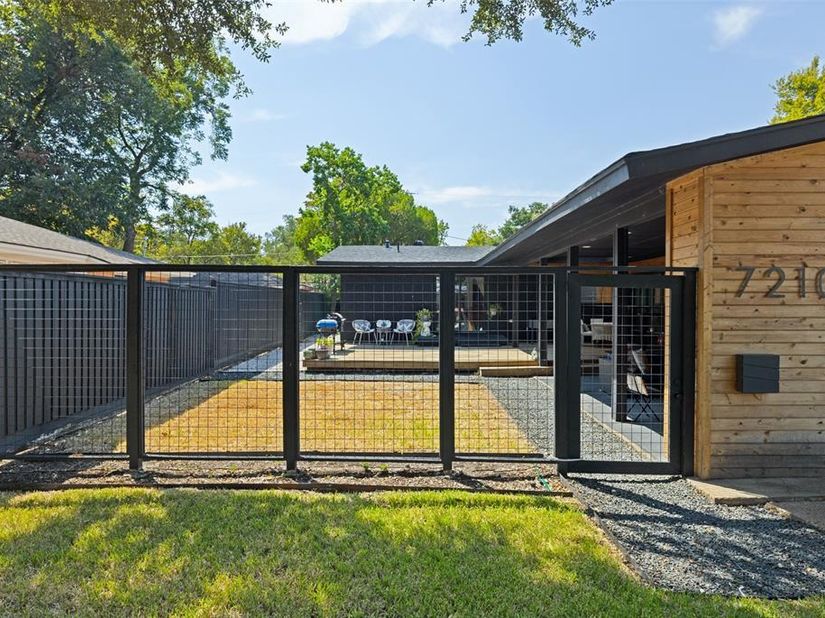 7210  Lehigh Drive , Dallas Texas 75214