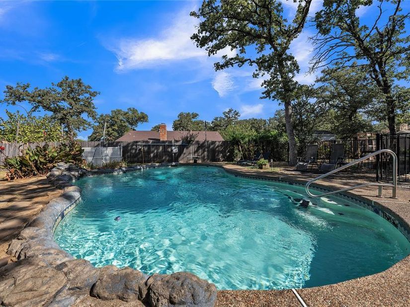 5511  Marshfield Court , Arlington Texas 76016