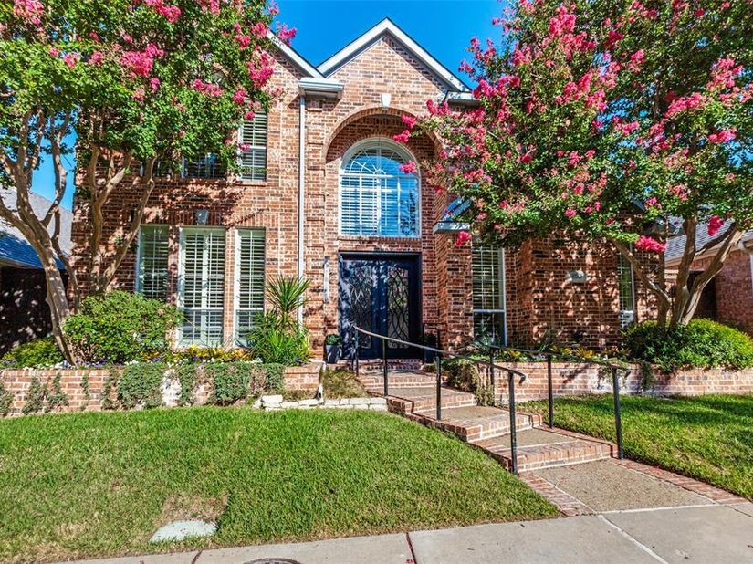 8607  Cherry Hill Drive , Dallas Texas 75243