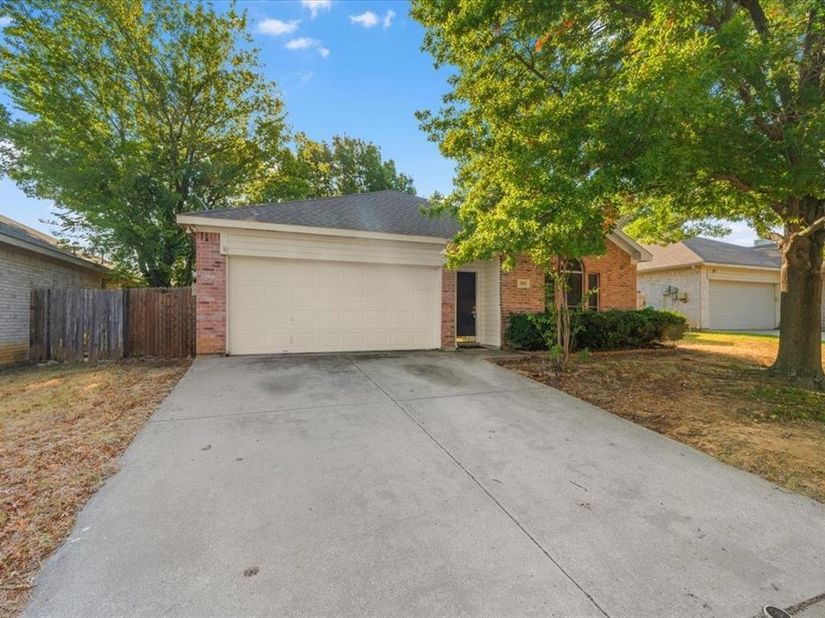 3933  Parkhaven Drive , Denton Texas 76210
