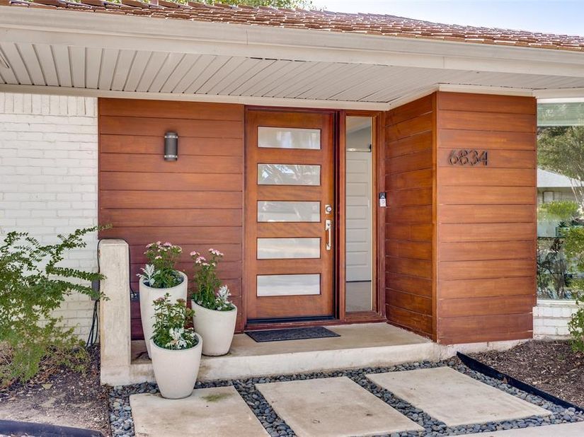 6834  Quarterway Drive , Dallas Texas 75248
