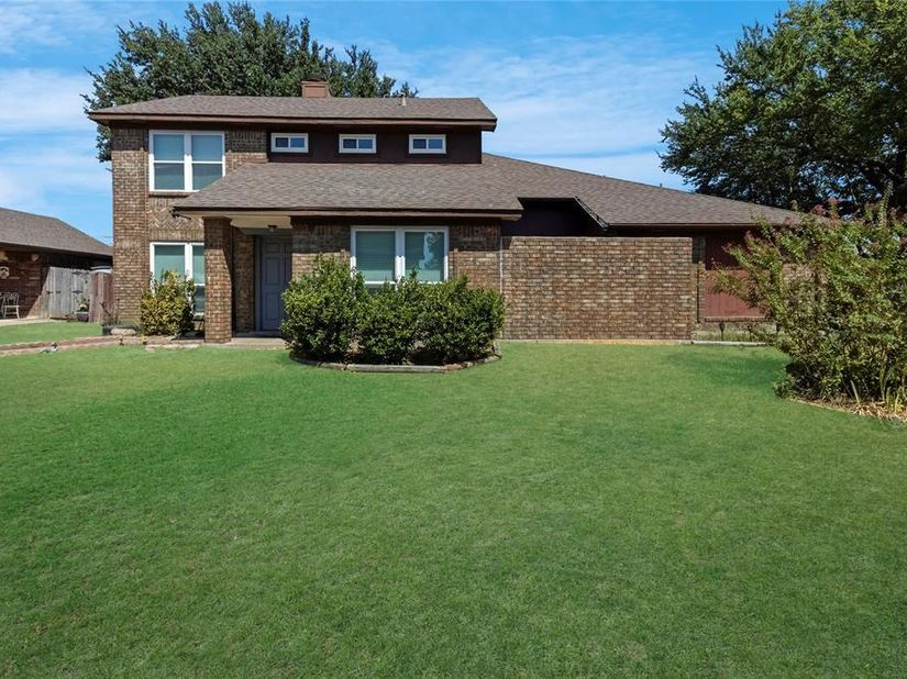 1908  Prairie Creek Trail , Garland Texas 75040