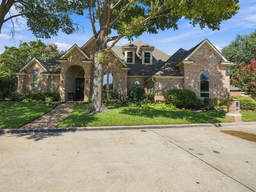 402  Southridge Lakes Parkway , Southlake Texas 76092