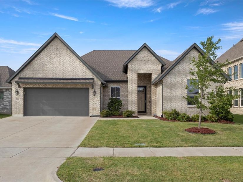 3905  Henley Lane , Garland Texas 75043